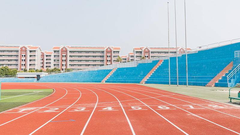 学校操场.jpg
